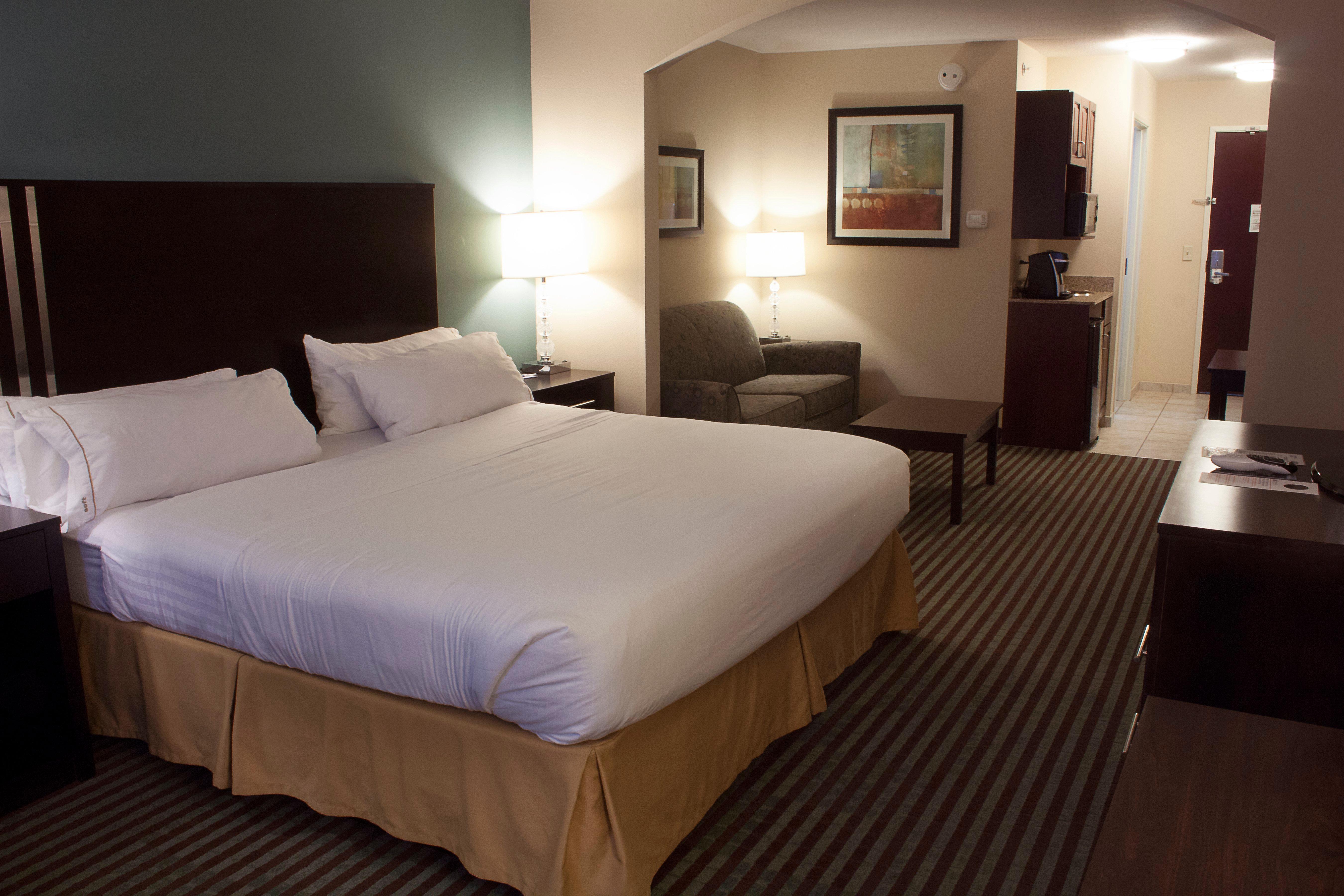 Holiday Inn Express & Suites Youngstown West I 80, An Ihg Hotel Exterior foto