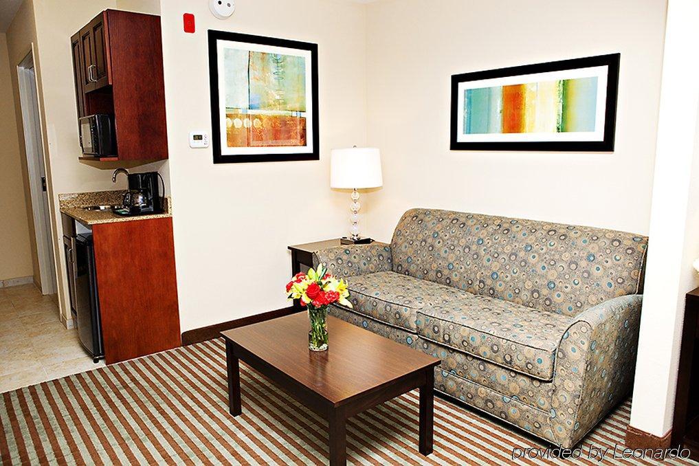 Holiday Inn Express & Suites Youngstown West I 80, An Ihg Hotel Austintown Zimmer foto