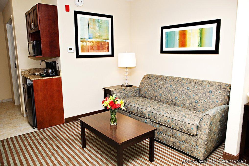 Holiday Inn Express & Suites Youngstown West I 80, An Ihg Hotel Zimmer foto
