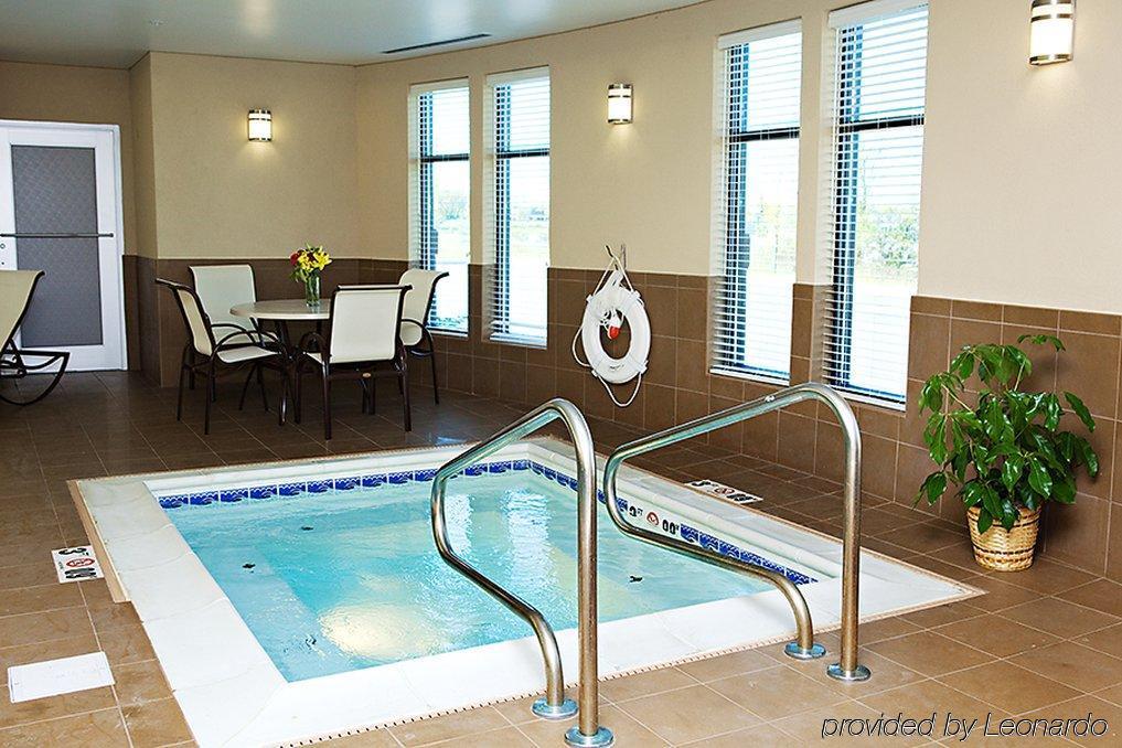 Holiday Inn Express & Suites Youngstown West I 80, An Ihg Hotel Einrichtungen foto
